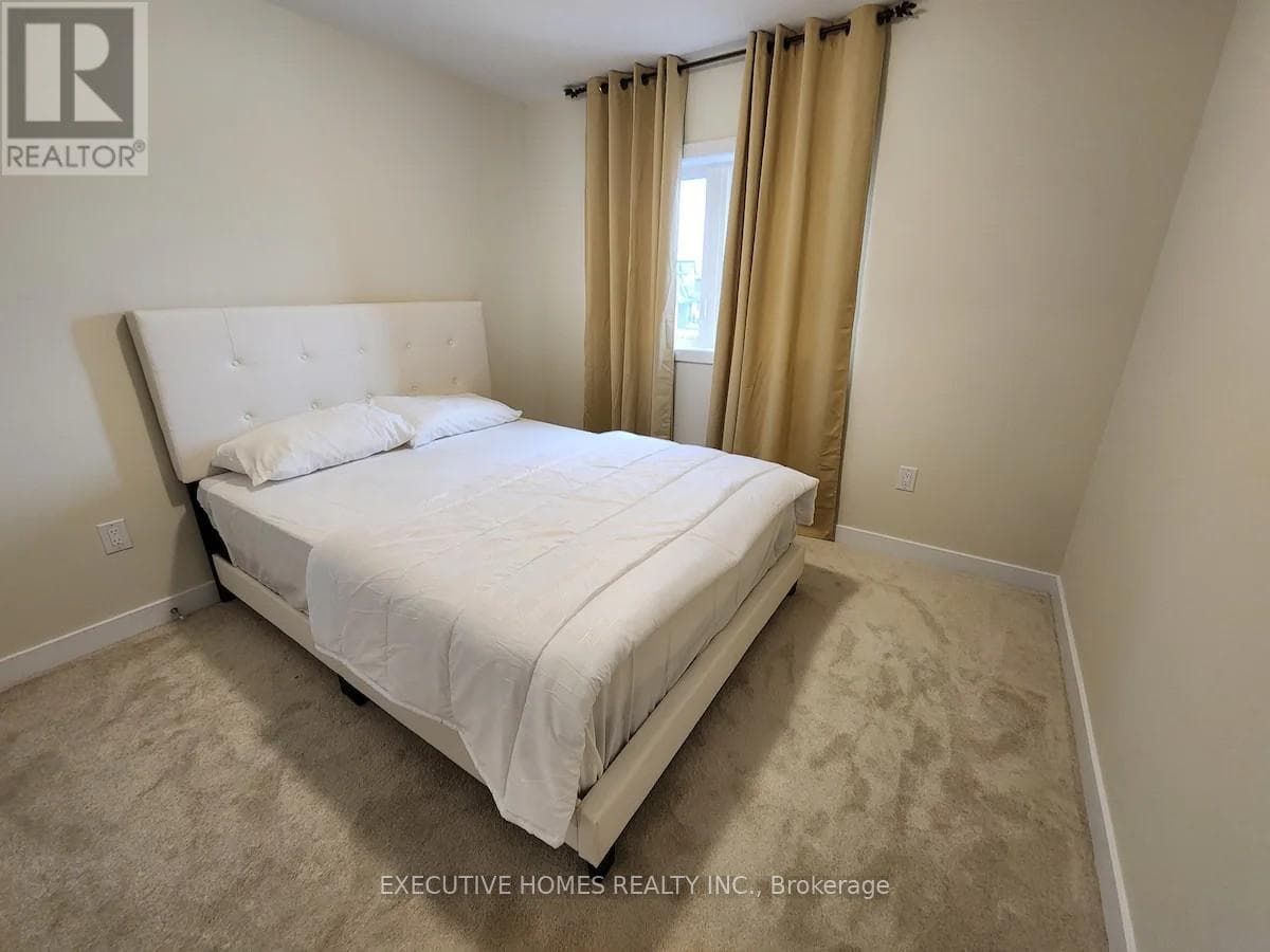 33 WINTERGREEN CRESCENT, Toronto — photo 3