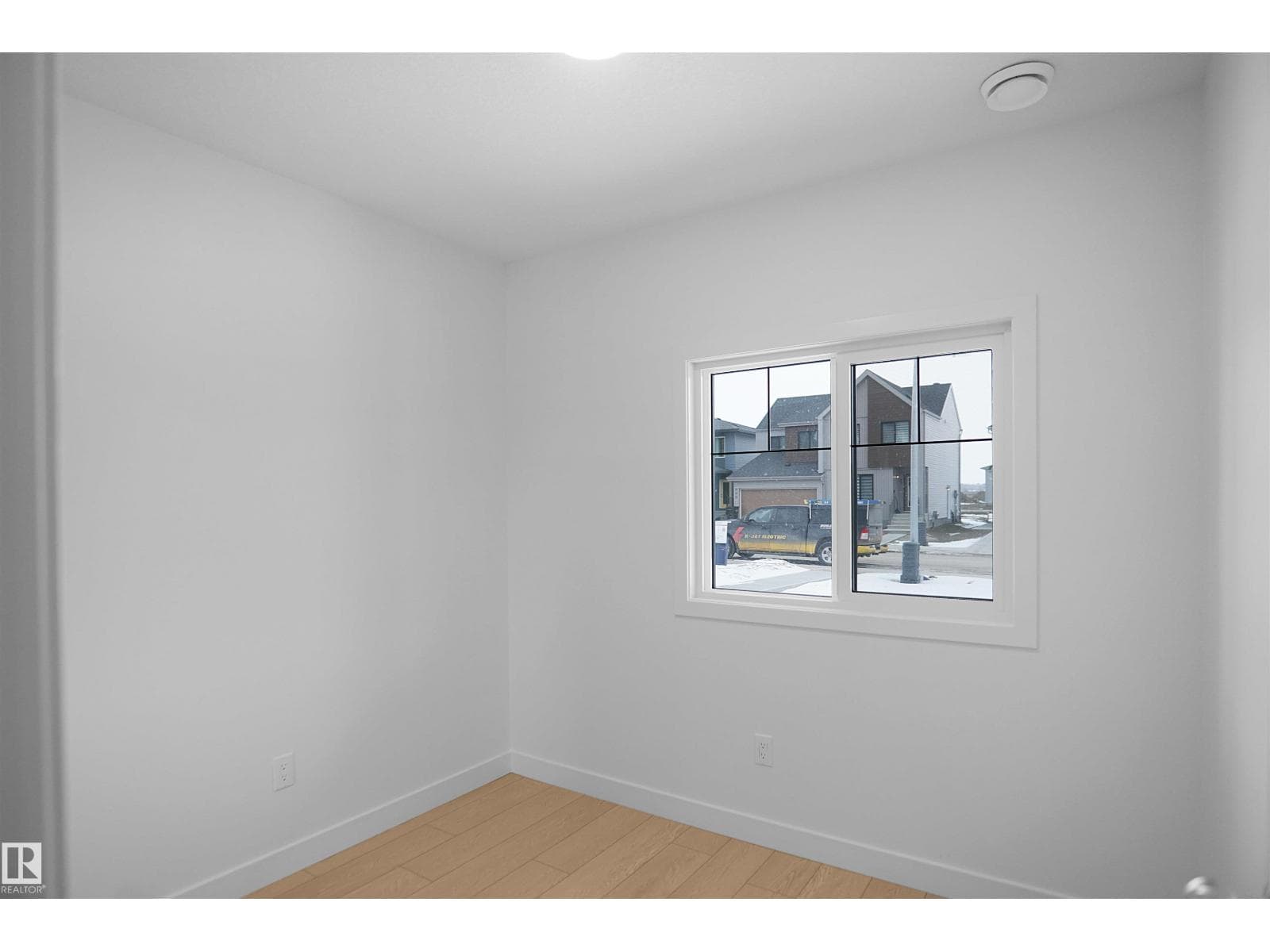 651 176 AV NE — photo 5
