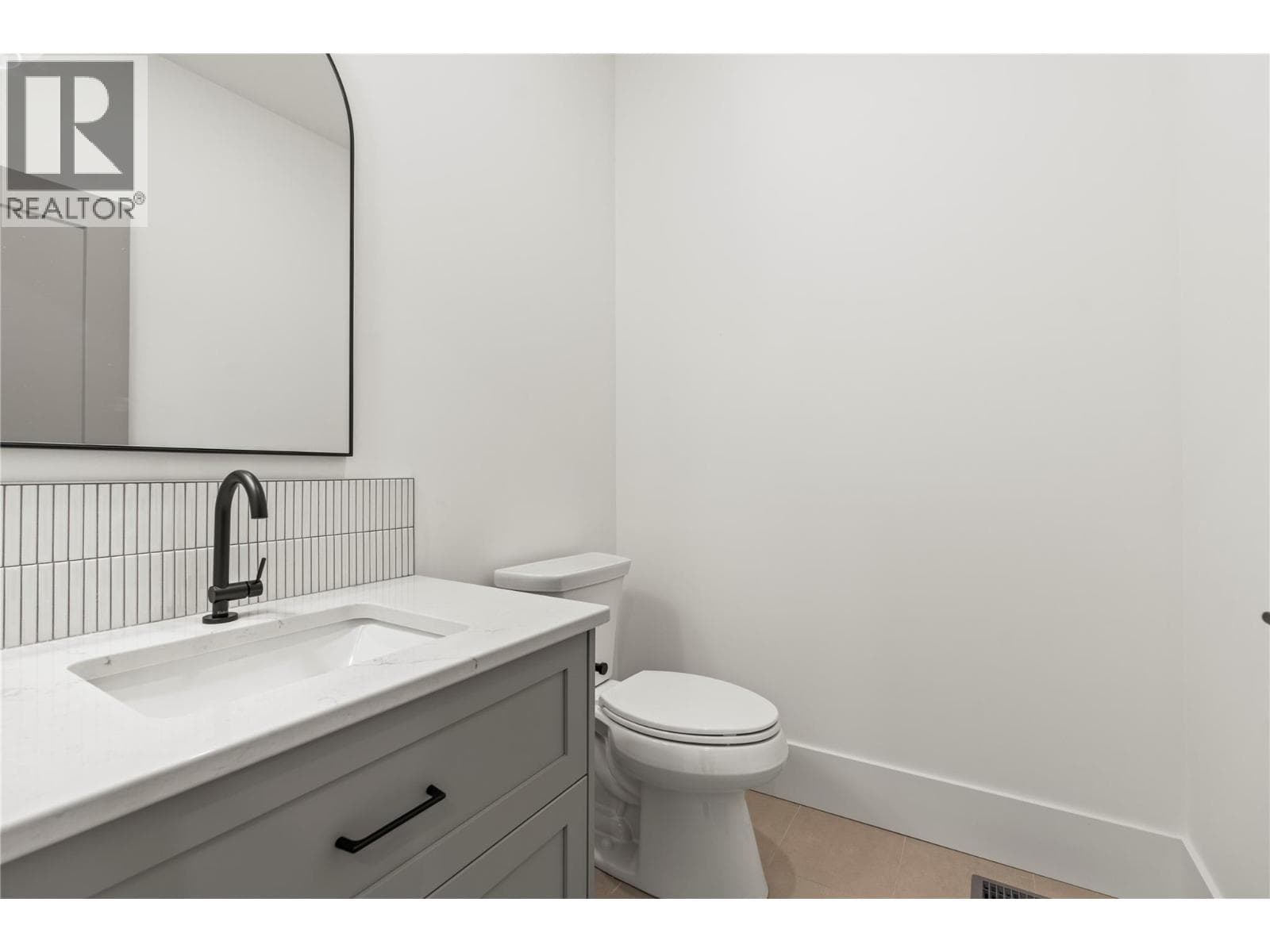 7036 Manning Place, Interior REALTORS® — photo 2