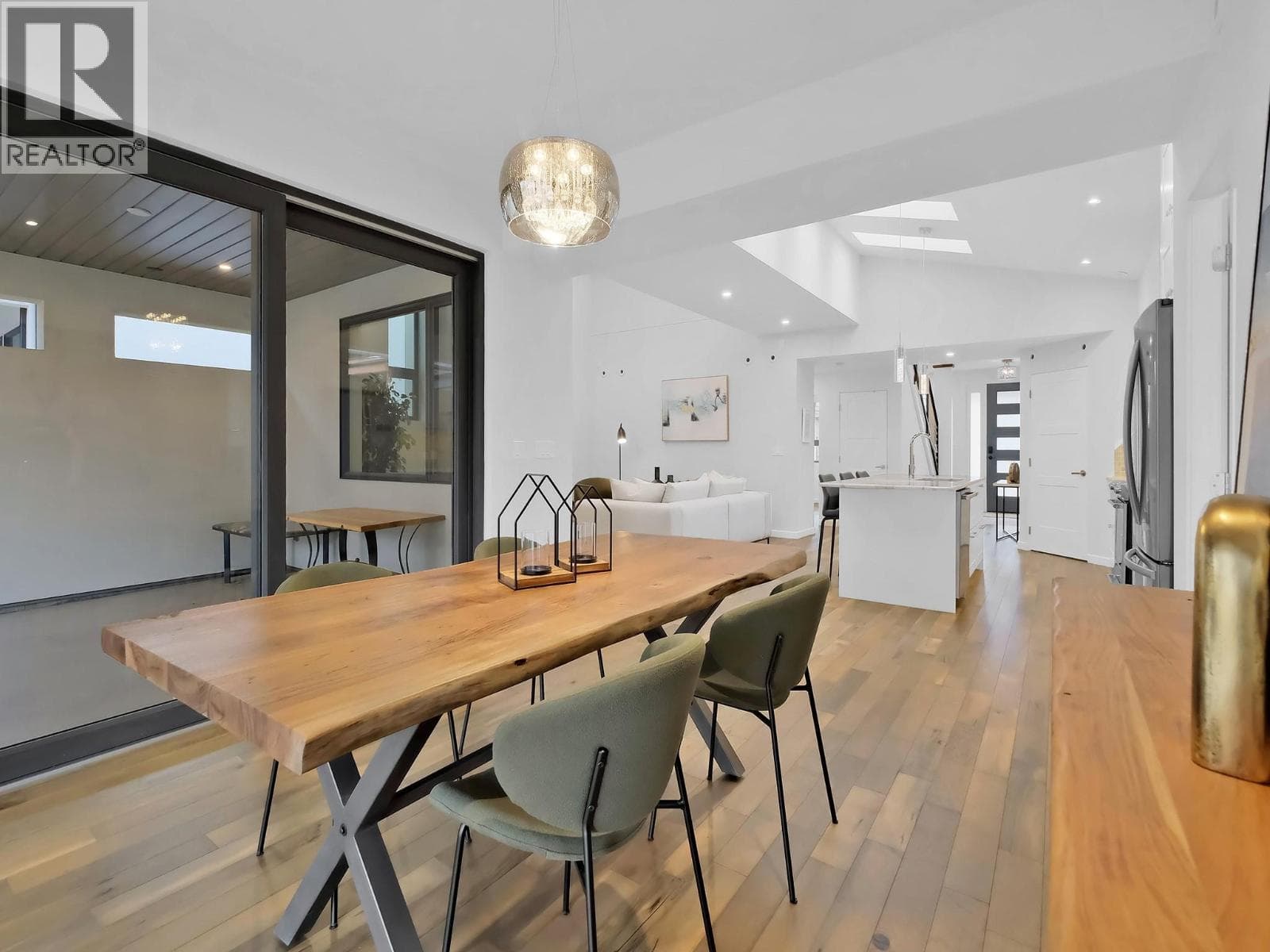 700 CHURCHILL AVENUE, Interior REALTORS® — photo 5