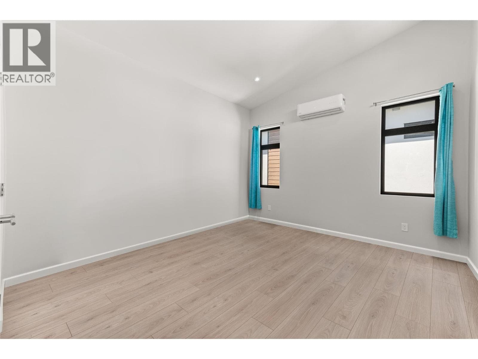 700 CHURCHILL AVENUE, Interior REALTORS® — photo 4