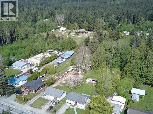 5044 MANSON AVE, Powell River — photo 2