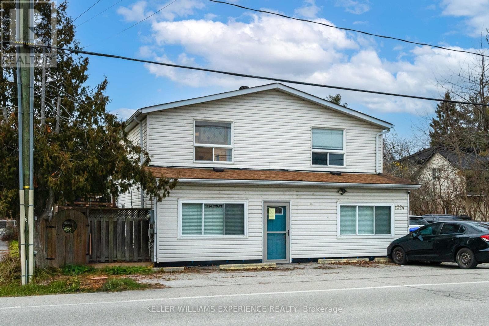 1024 EWART STREET — photo 3