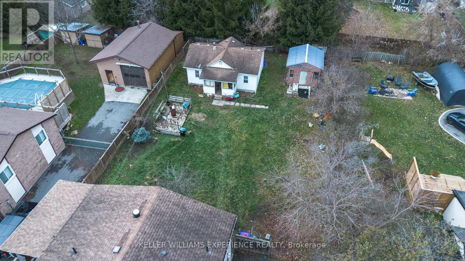 1024 EWART STREET — photo 5