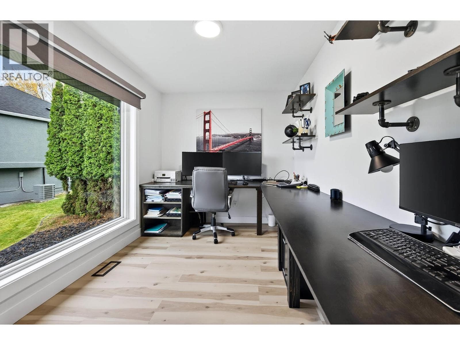 1095 LAUREL PLAZA, Interior REALTORS® — photo 4