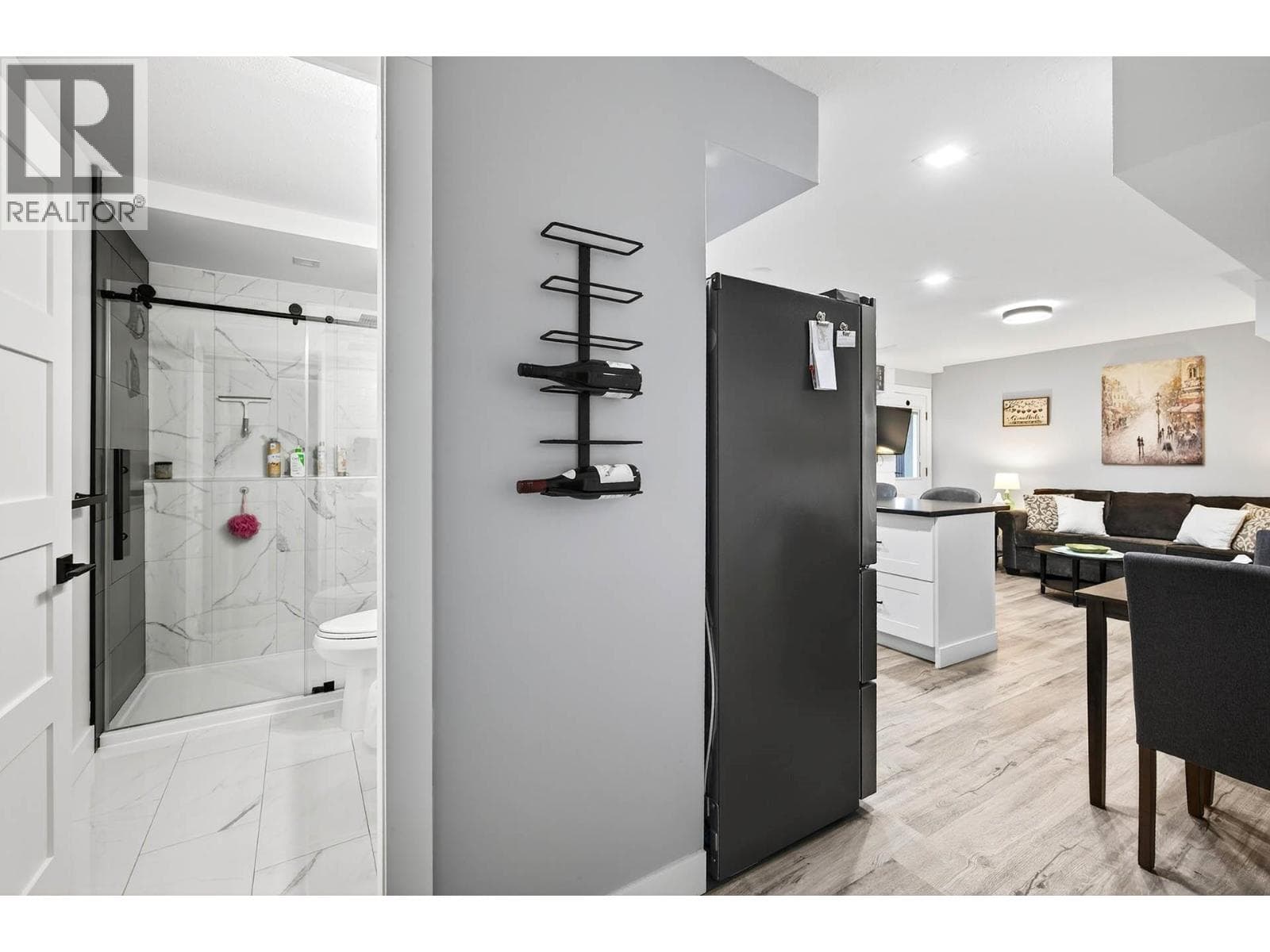 1095 LAUREL PLAZA in 