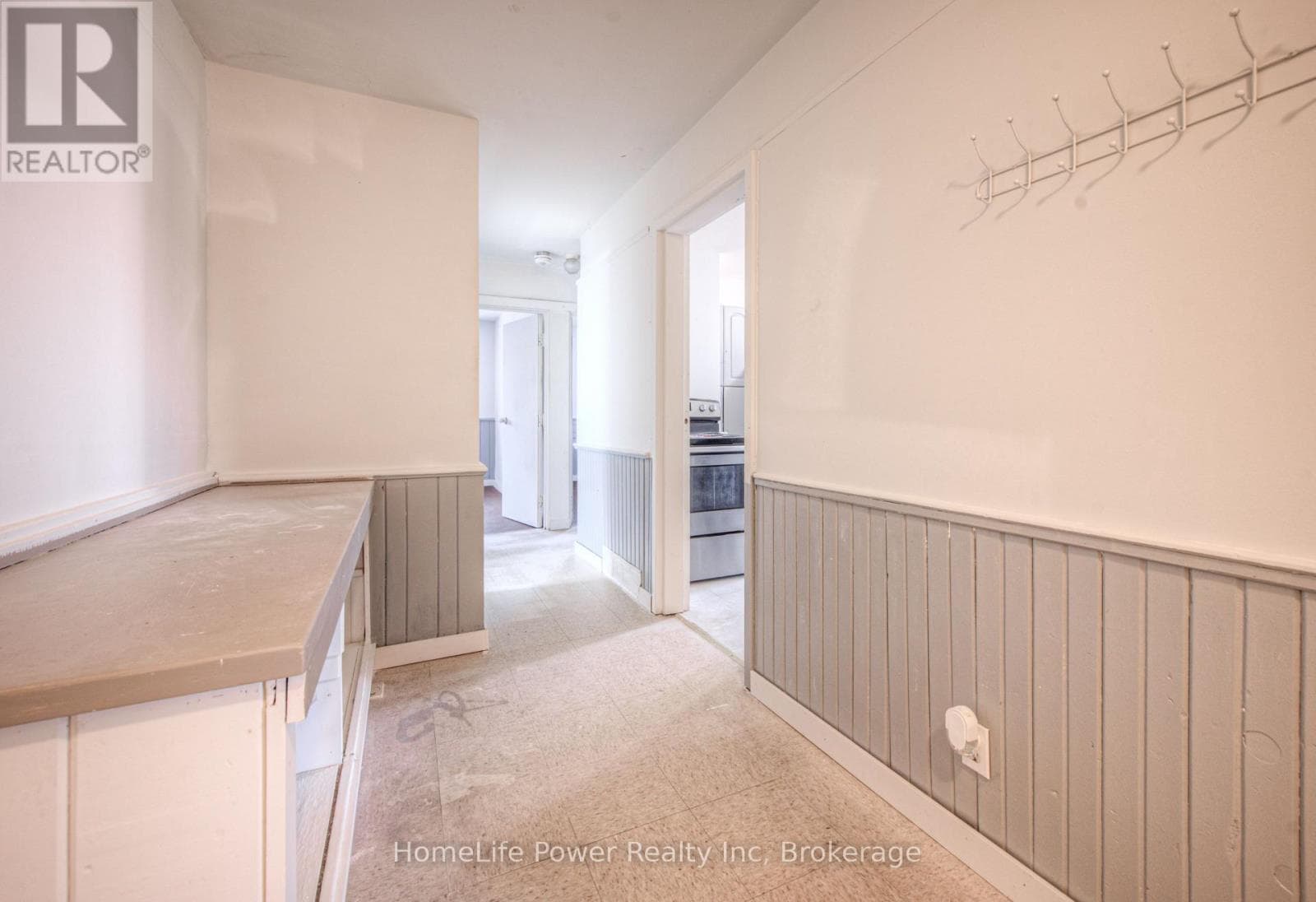 100 WESTWOOD DRIVE, OnePoint — photo 3