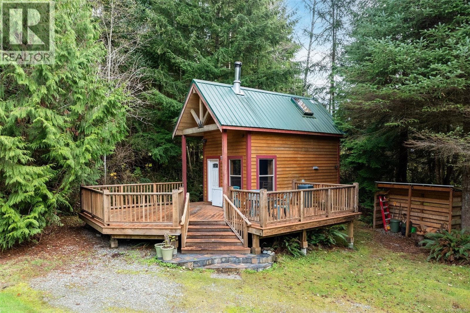 2725 Seaside Dr, Victoria — photo 3