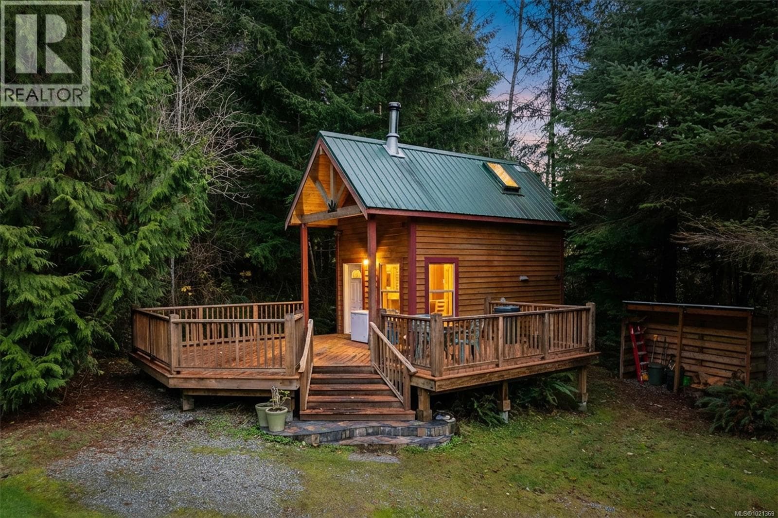 2725 Seaside Dr, Victoria — photo 5