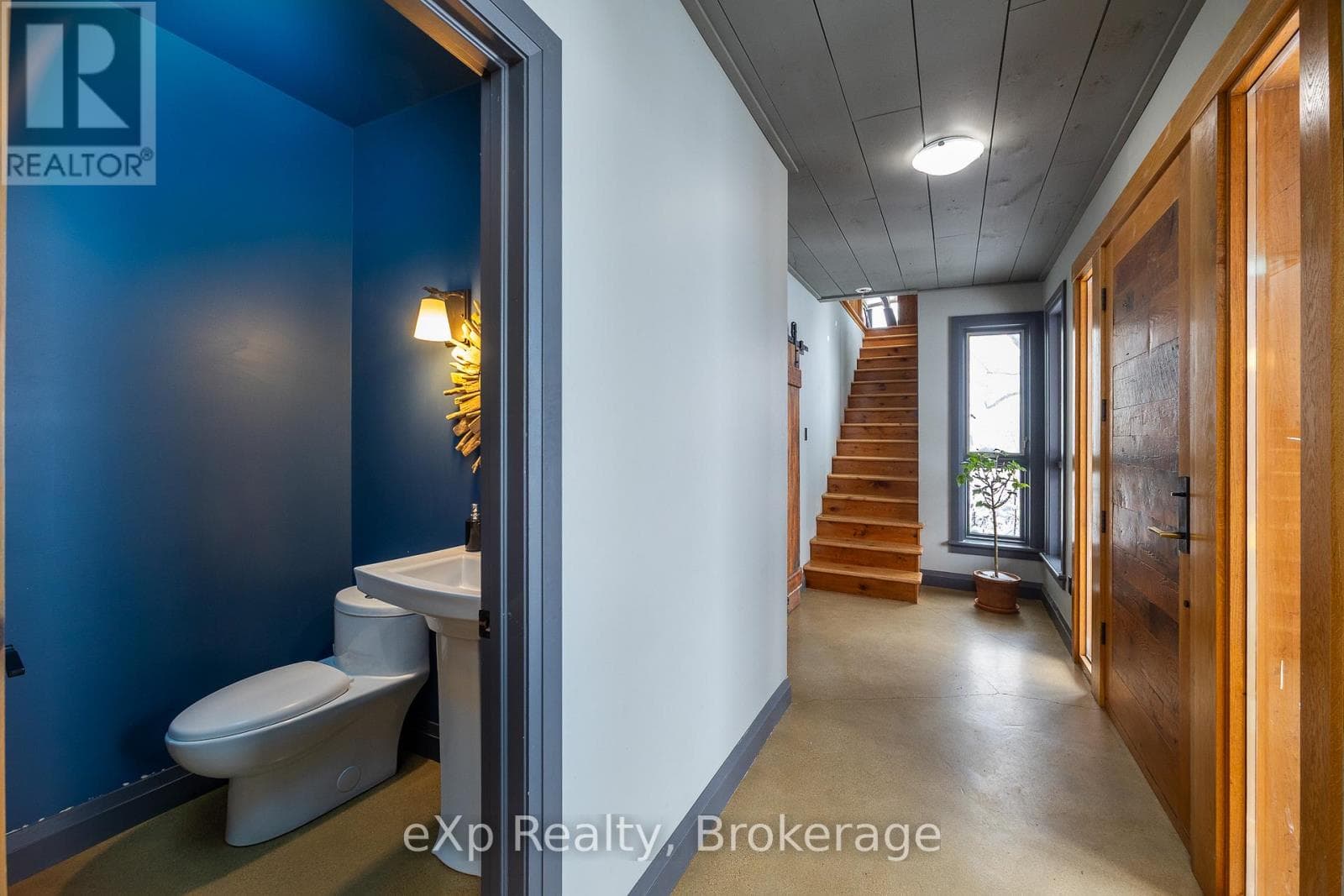 136709 GREY ROAD 12 — photo 5