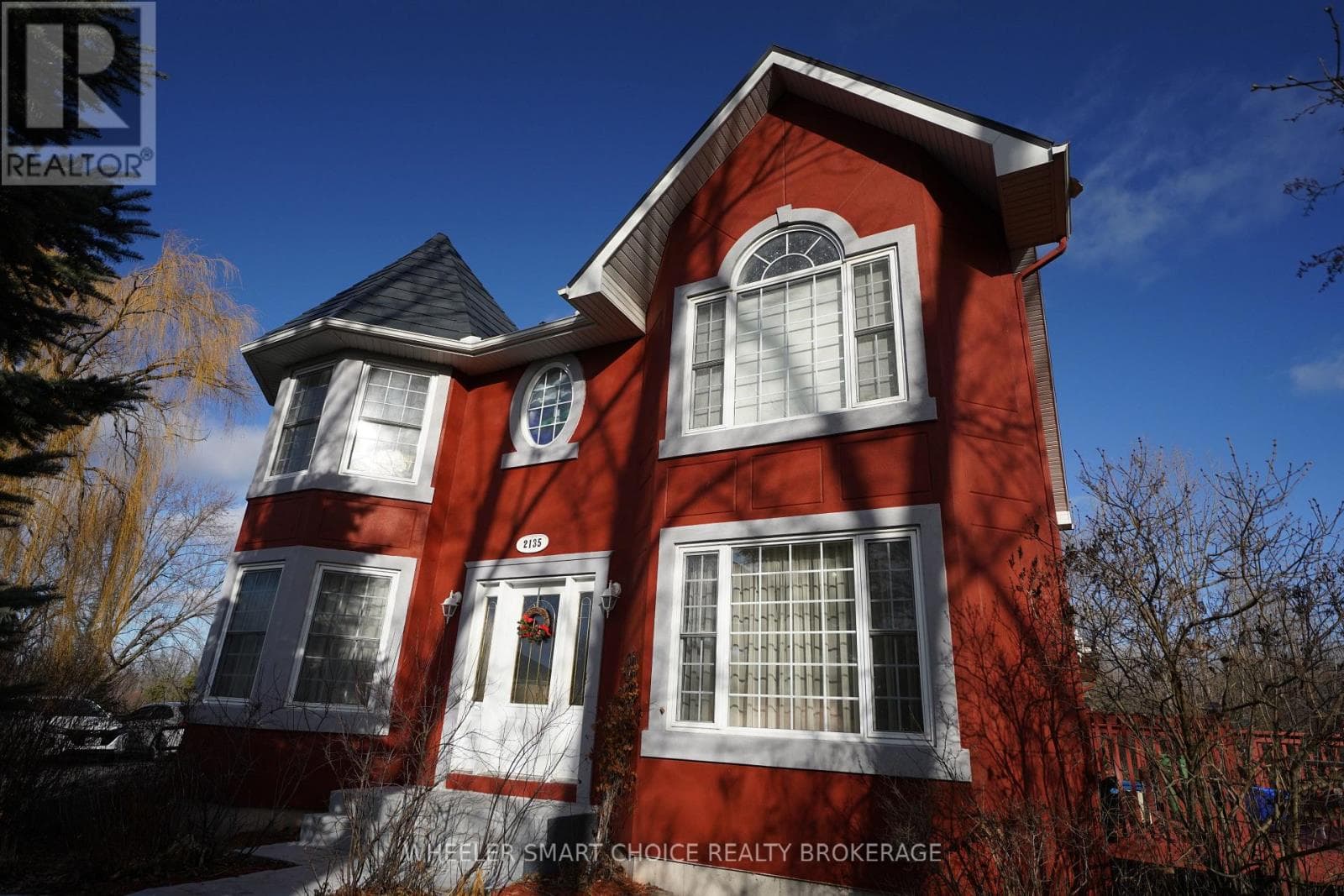 2135 PITT STREET — photo 4