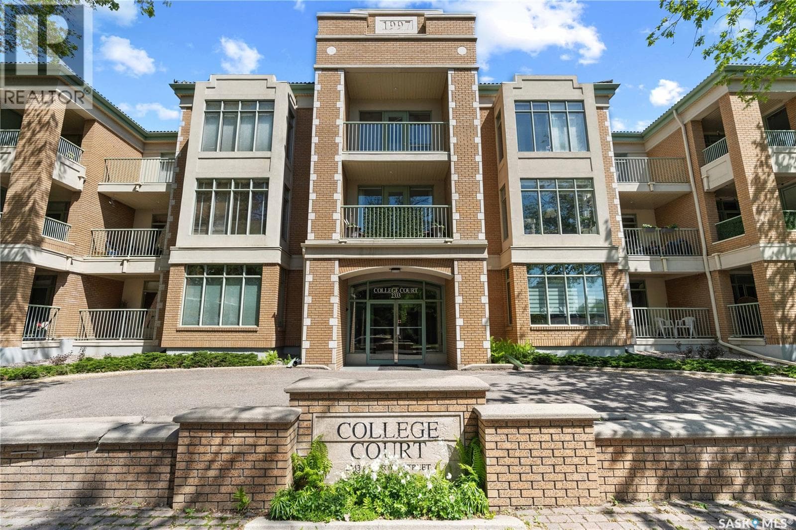 110 2333 Scarth STREET in Old 33