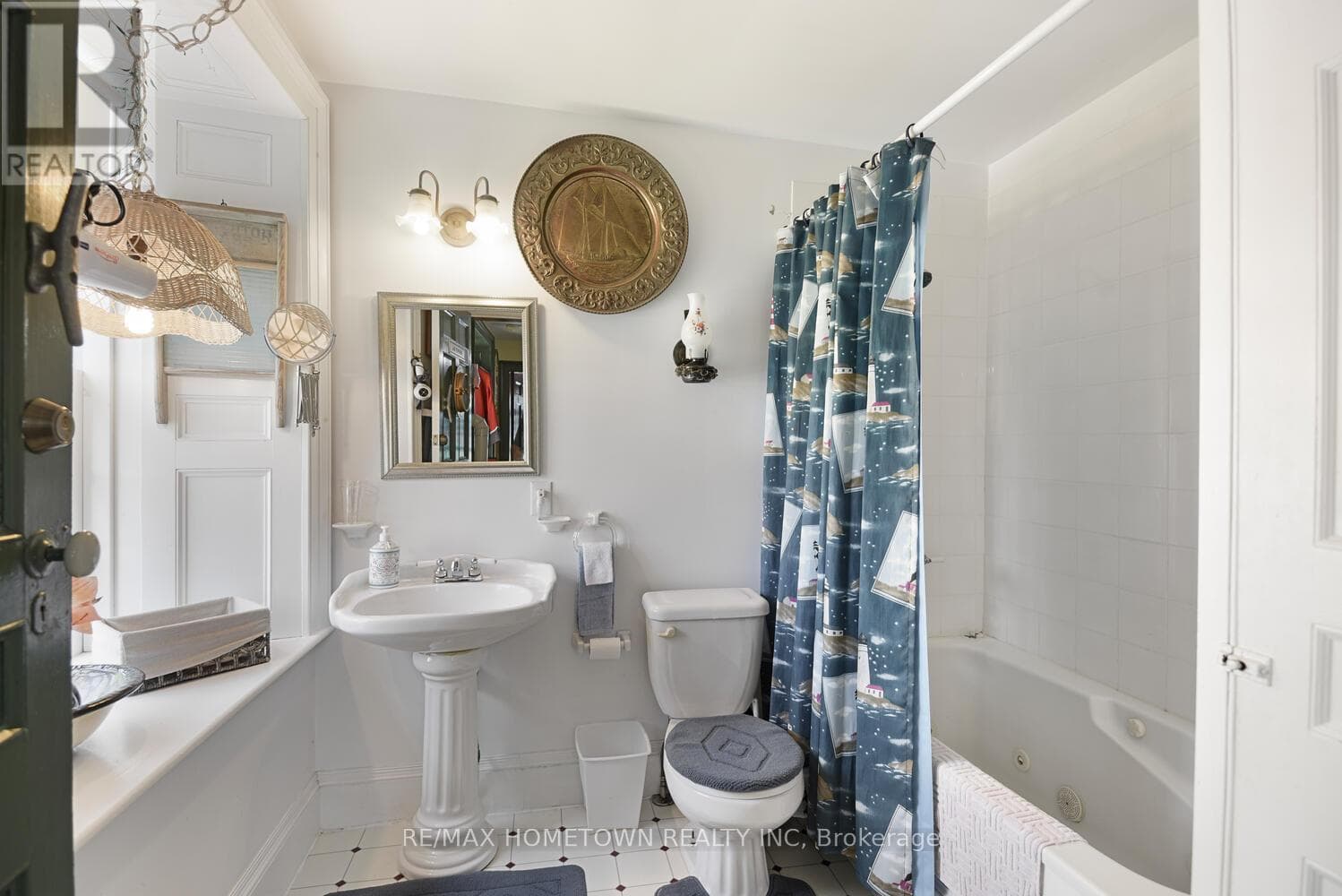 495 KING STREET WEST in 