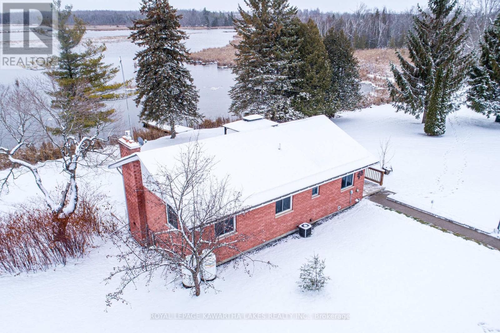 1 BRIDLE ROAD — photo 3
