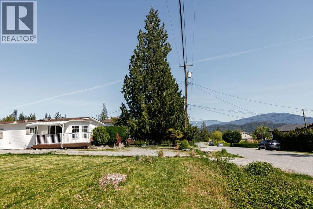 760 HILLCREST ROAD, Greater Vancouver — photo 4