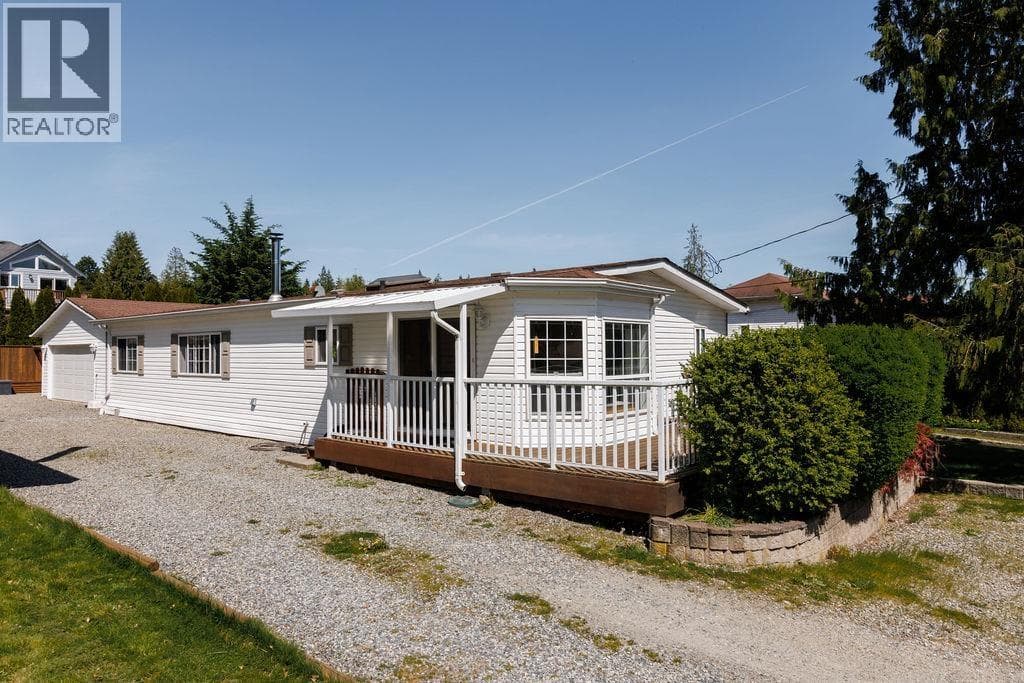 760 HILLCREST ROAD in 