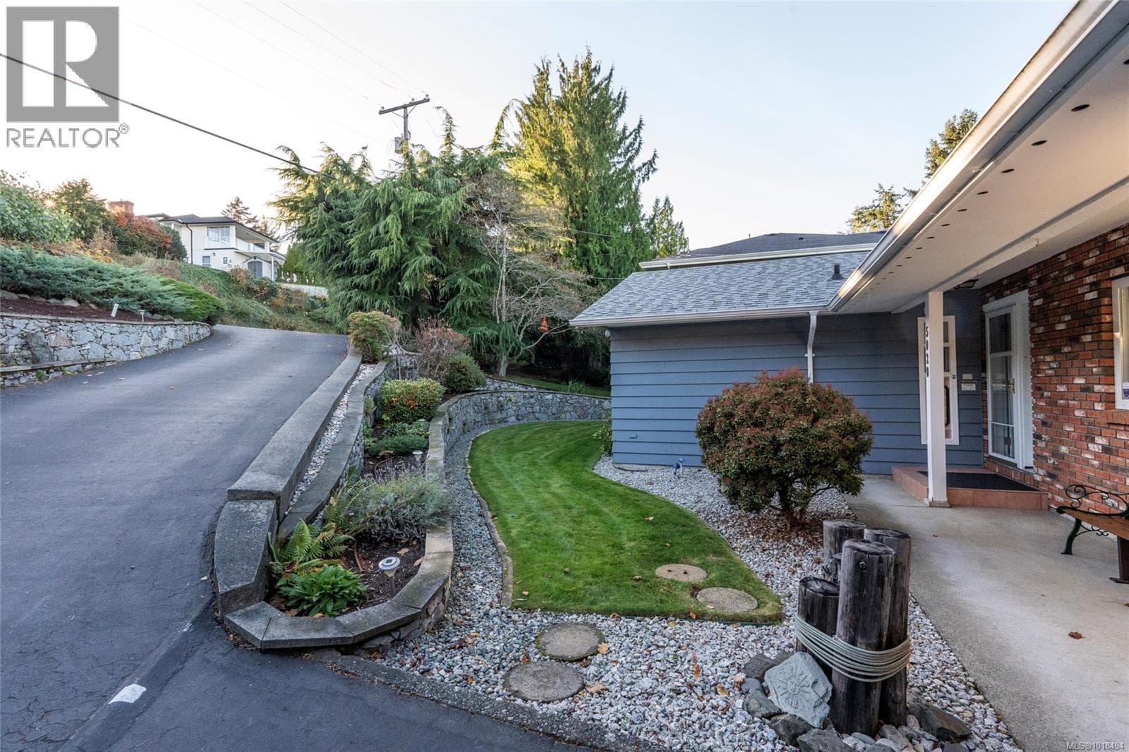 5020/5010 Fillinger Cres, Vancouver Island — photo 4