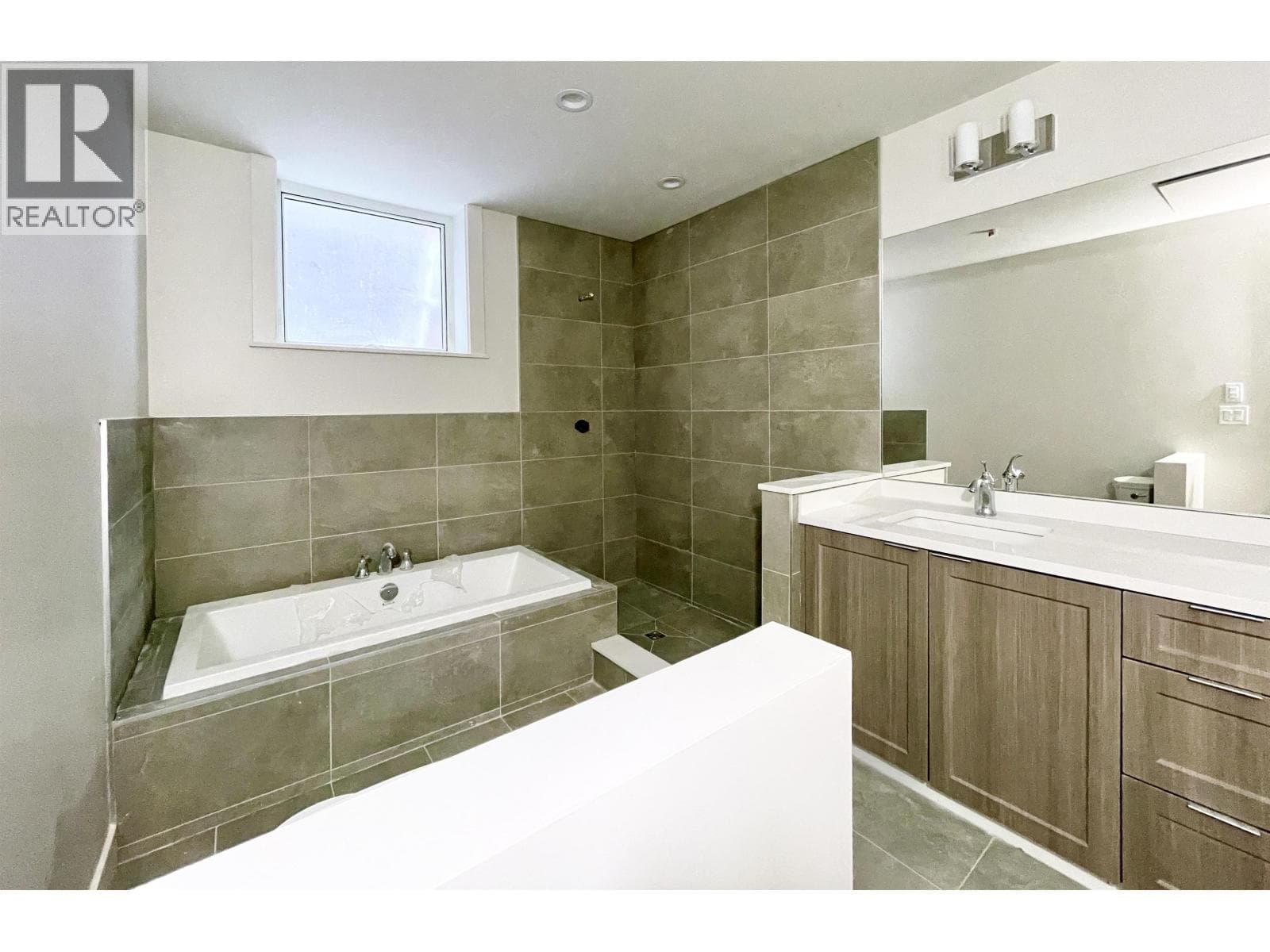 11101 468 EAGLECREST DRIVE in 