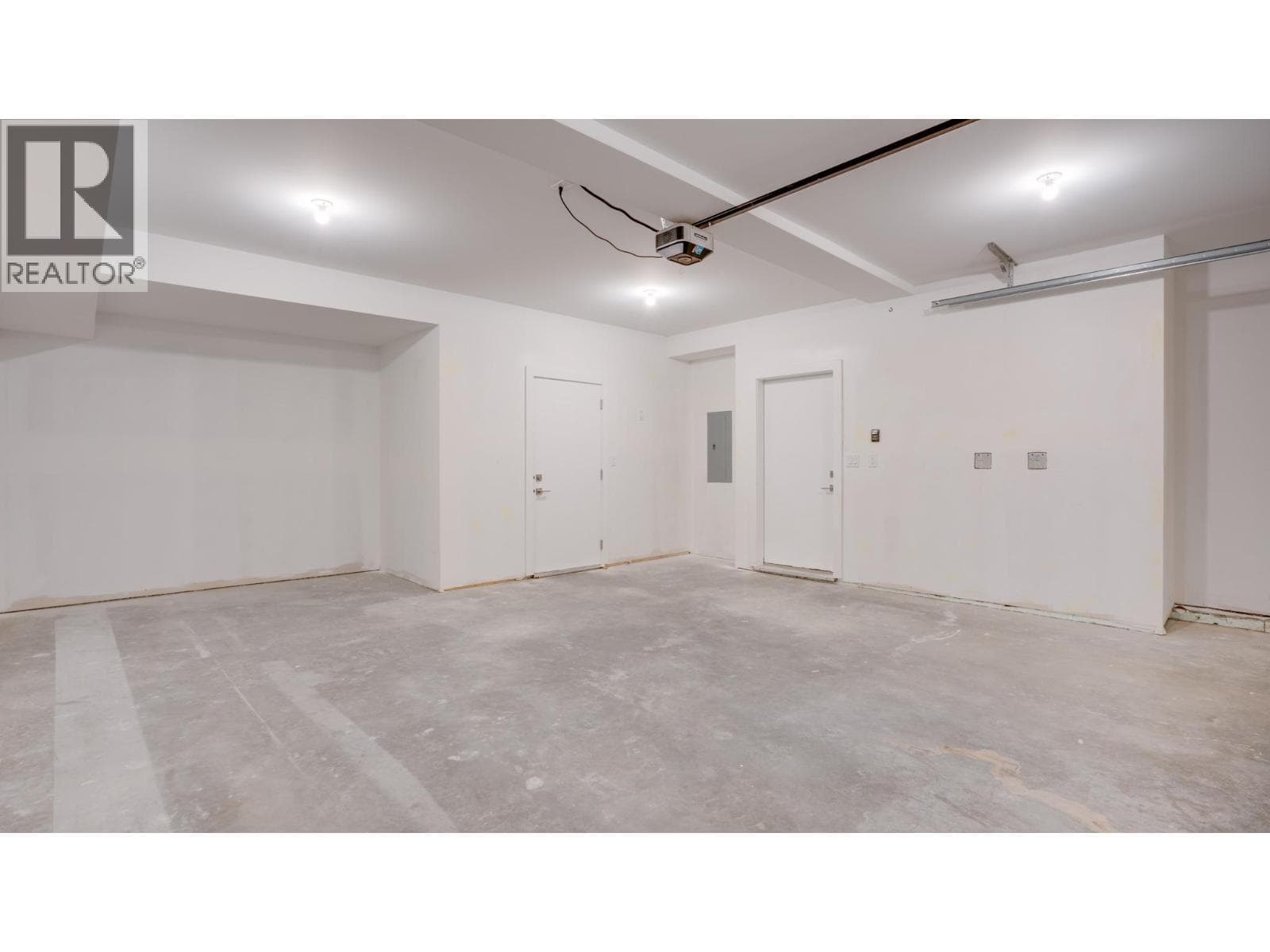 5705 Heritage Drive Unit# 20, Interior REALTORS® — photo 3