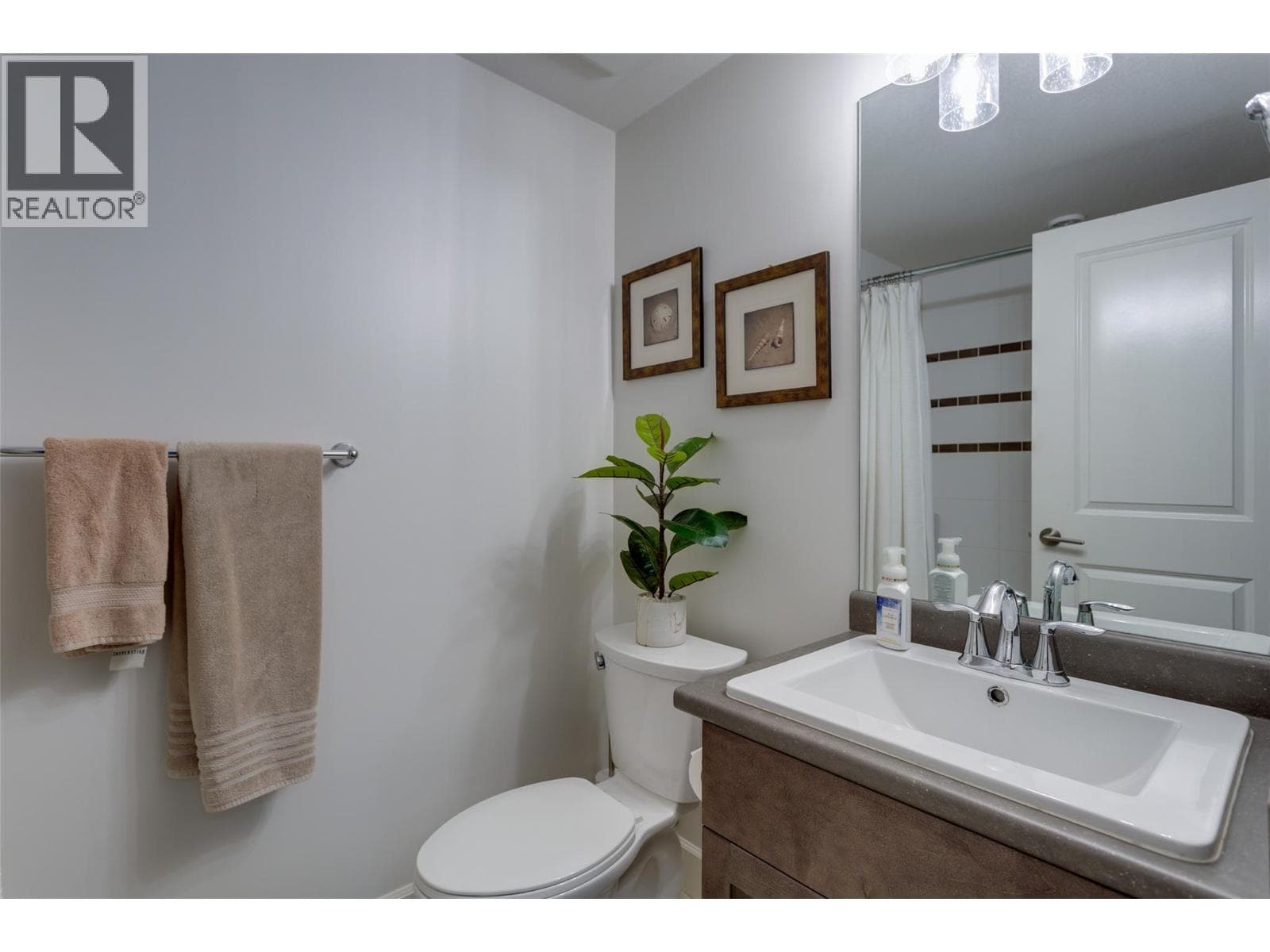 12875 Lake Hill Lane, Interior REALTORS® — photo 2