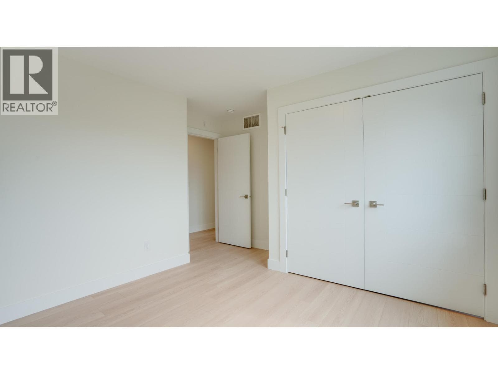 5705 Heritage Drive Unit# 25, Interior REALTORS® — photo 3