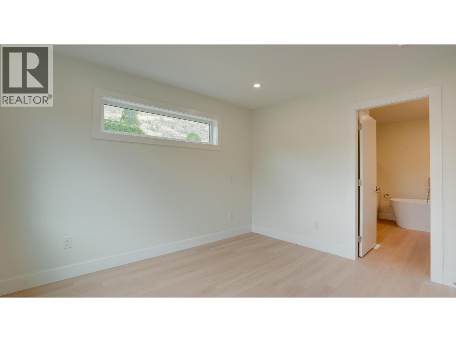 5705 Heritage Drive Unit# 25, Interior REALTORS® — photo 4