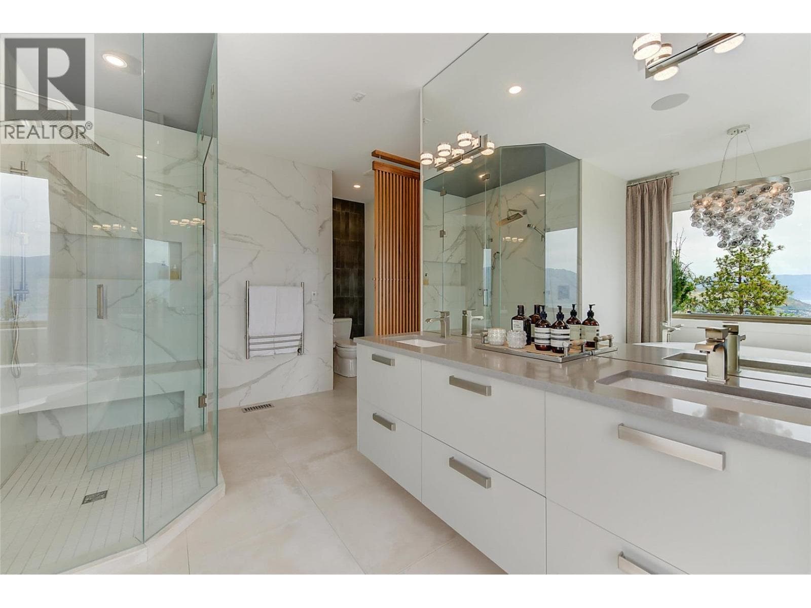 1520 VINEYARD DRIVE, Interior REALTORS® — photo 5