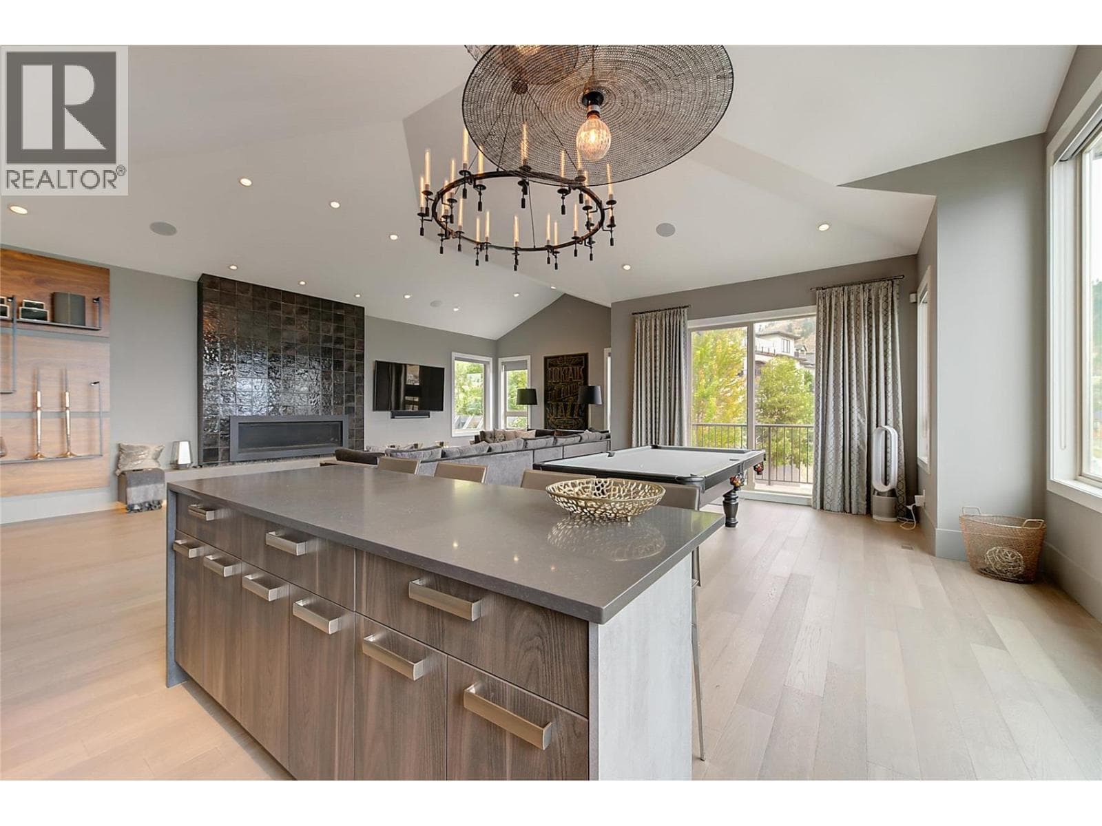 1520 VINEYARD DRIVE, Interior REALTORS® — photo 3