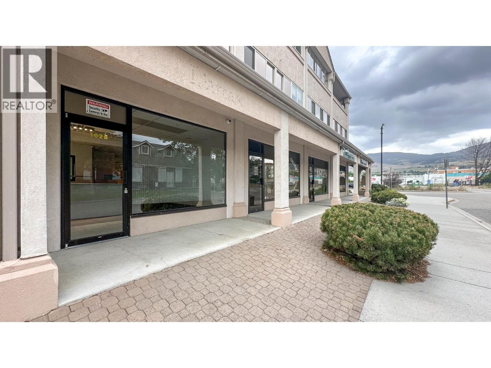 200 Dougall Road N Unit# 102B, Interior REALTORS® — photo 2