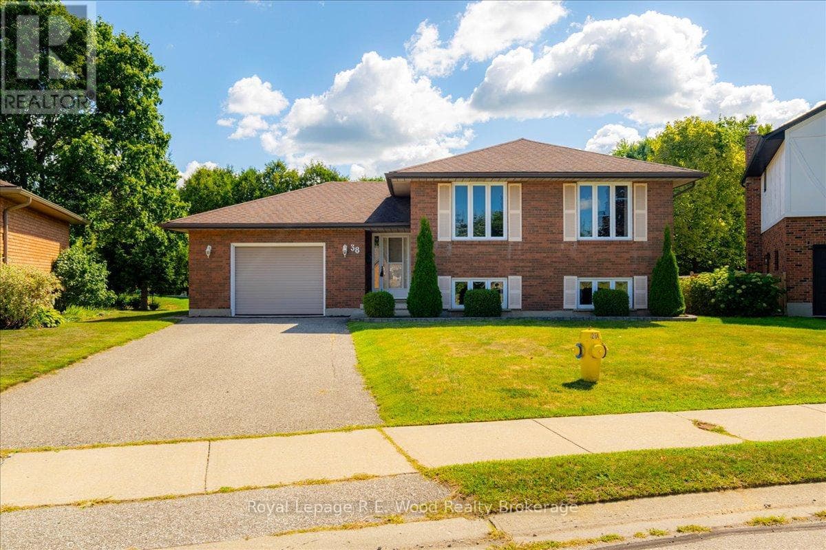 38 DENRICH AVENUE — photo 3