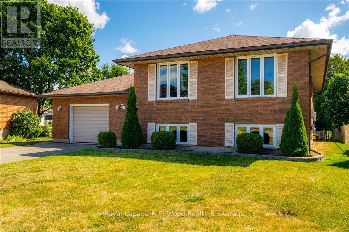 38 DENRICH AVENUE — photo 4