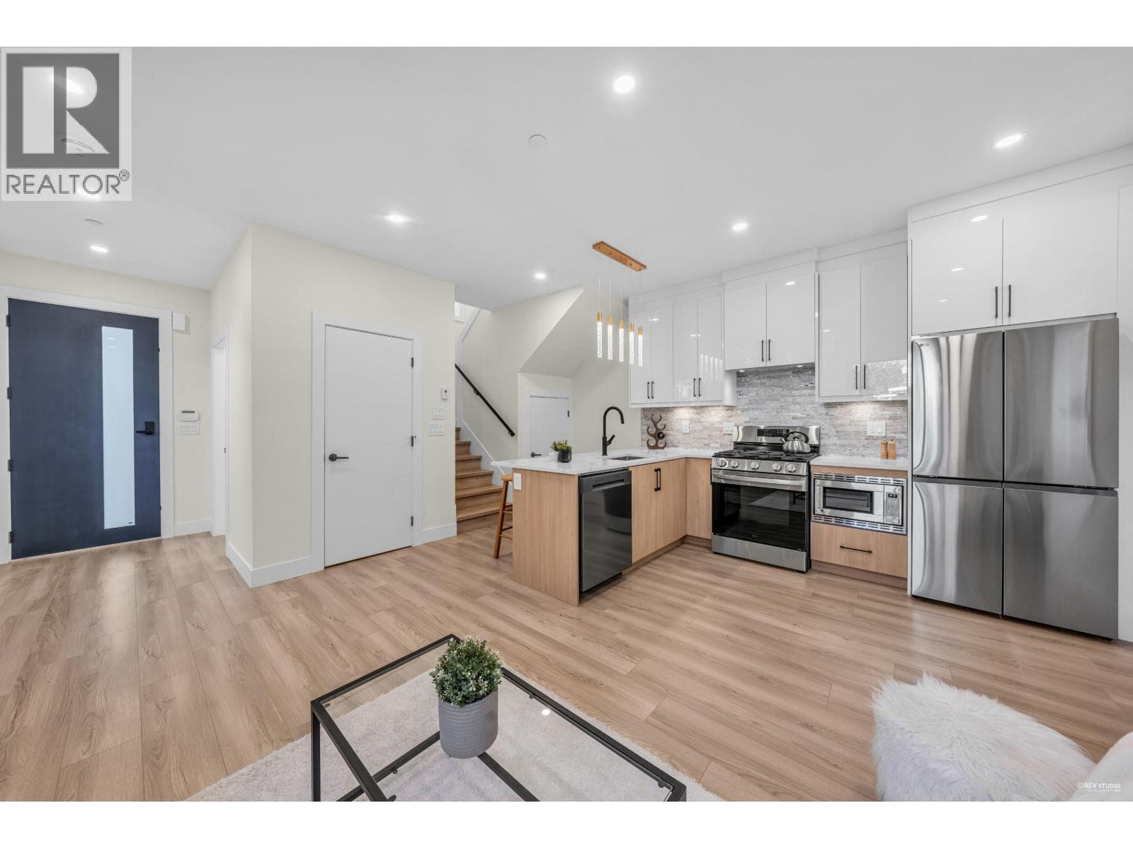 2 2703 EAST 3RD AVENUE — photo 5