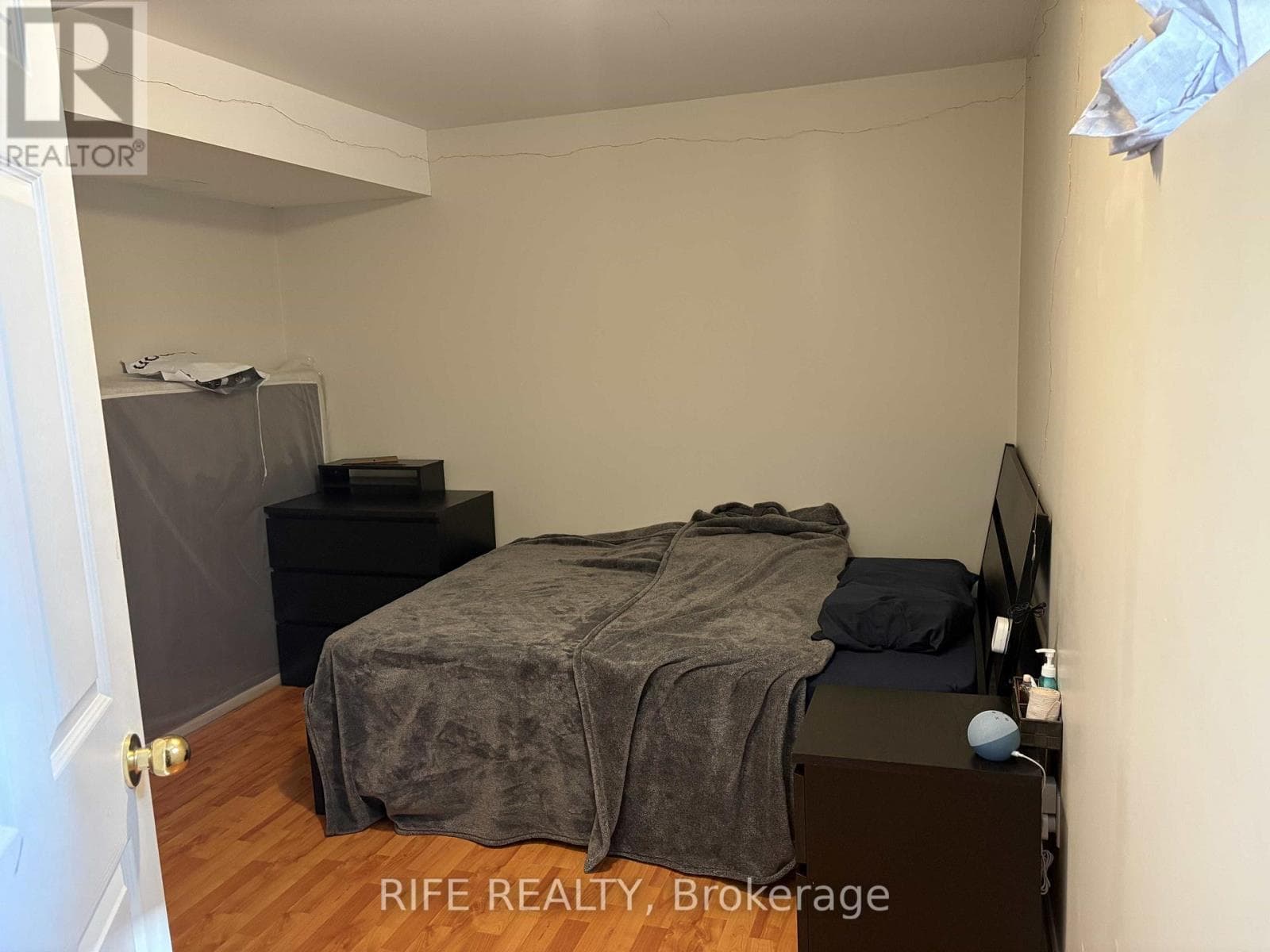 LOWER UNIT - 21 BOXHILL ROAD, Toronto — photo 2