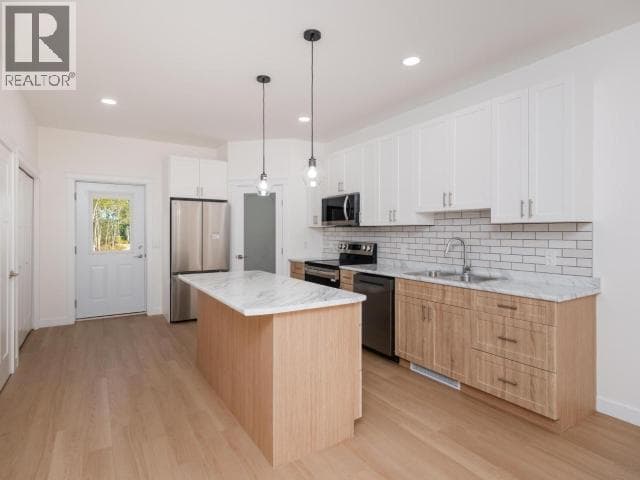 B-47 ELLWOOD STREET, Yukon — photo 3