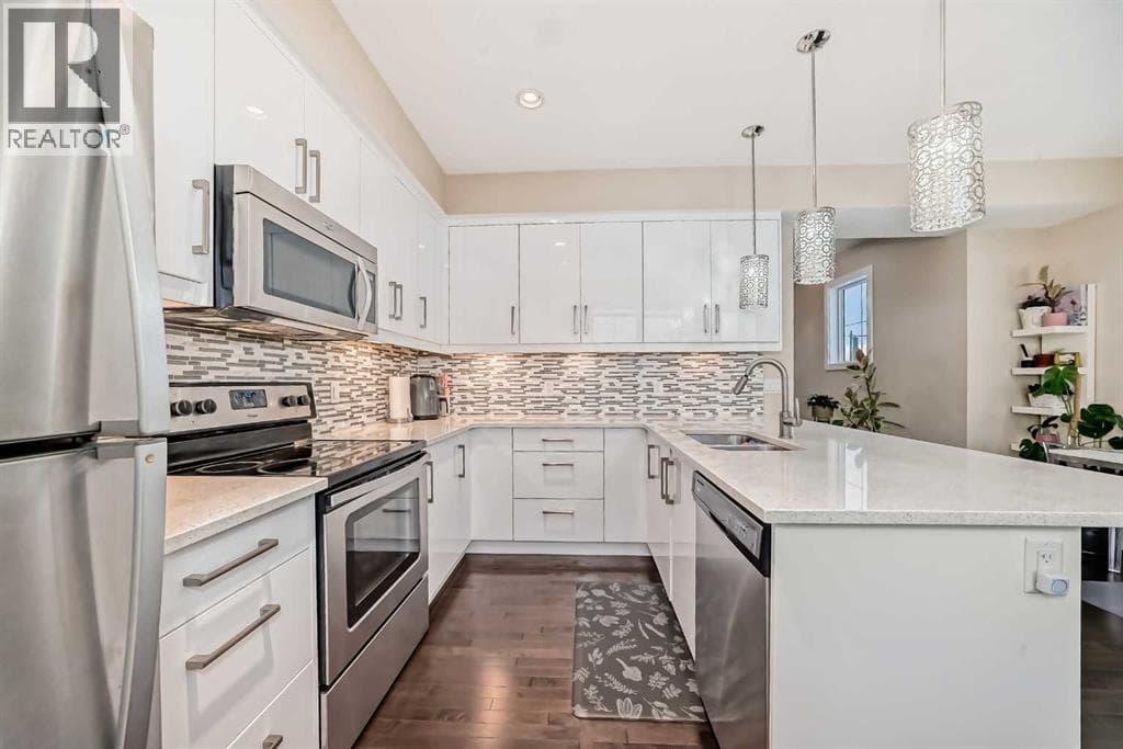 4 QUARRY LANE SOUTHEAST in DOUGLASDALE/GLEN