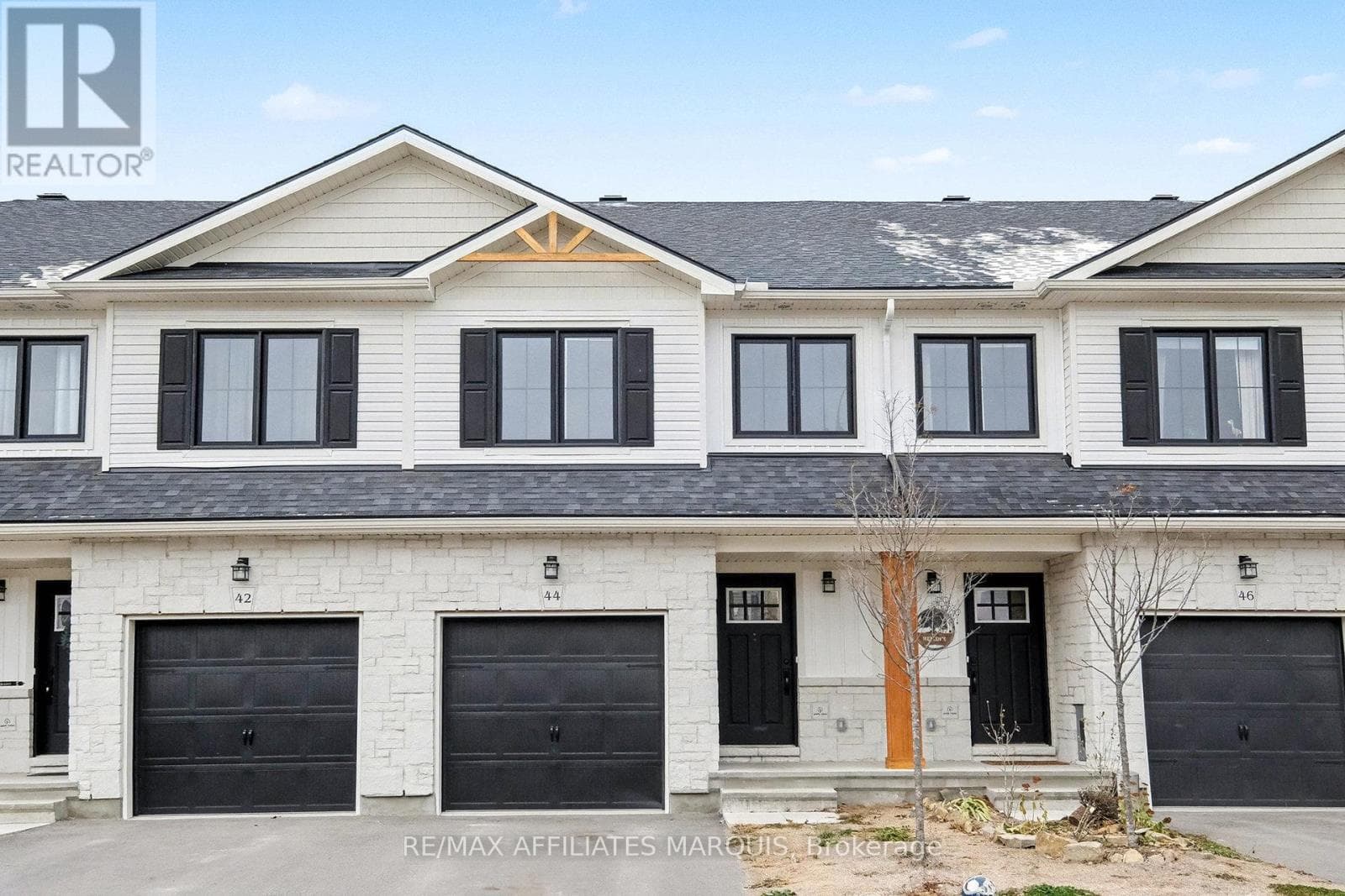 44 WHITCOMB CRESCENT, Ottawa — photo 2