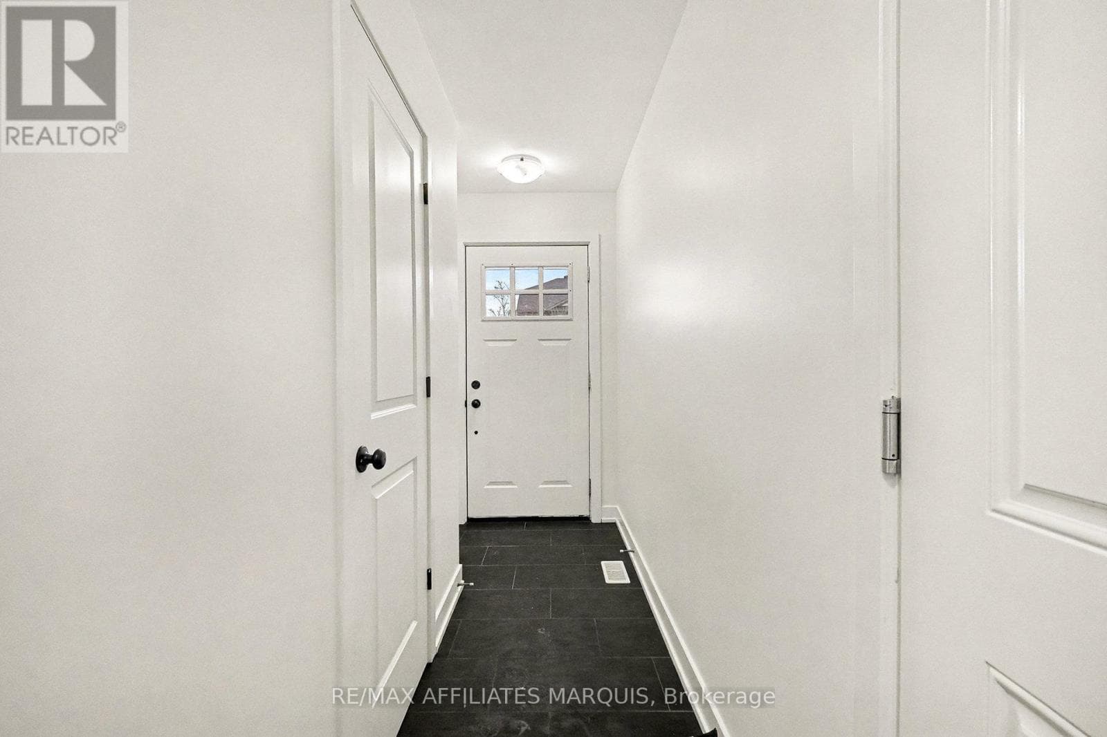 44 WHITCOMB CRESCENT, Ottawa — photo 5