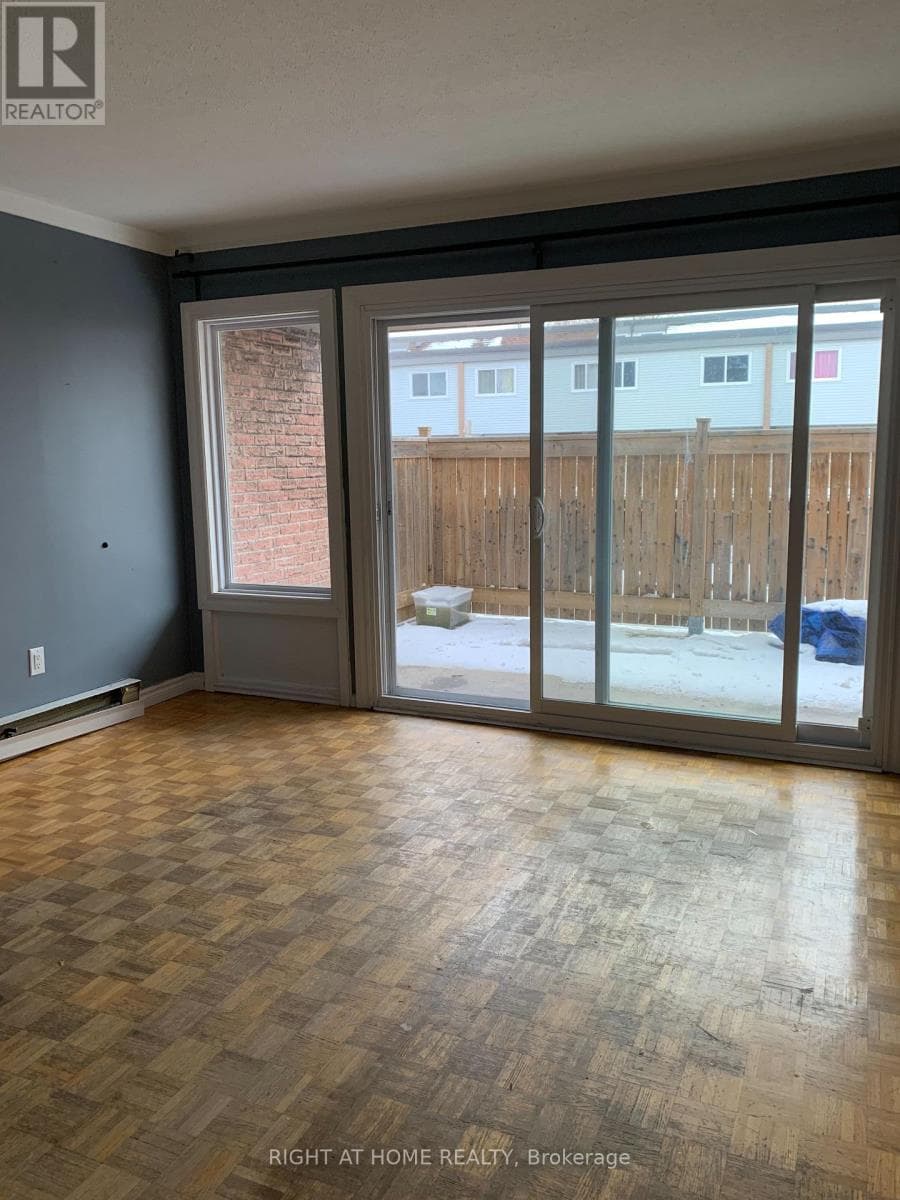 129 MILESTONE CRESCENT, Toronto — photo 3