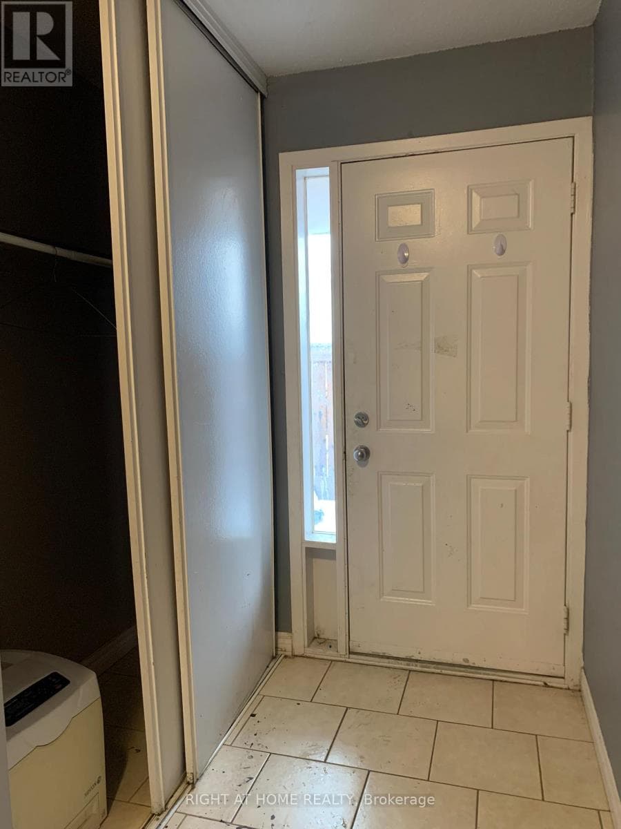 129 MILESTONE CRESCENT, Toronto — photo 4