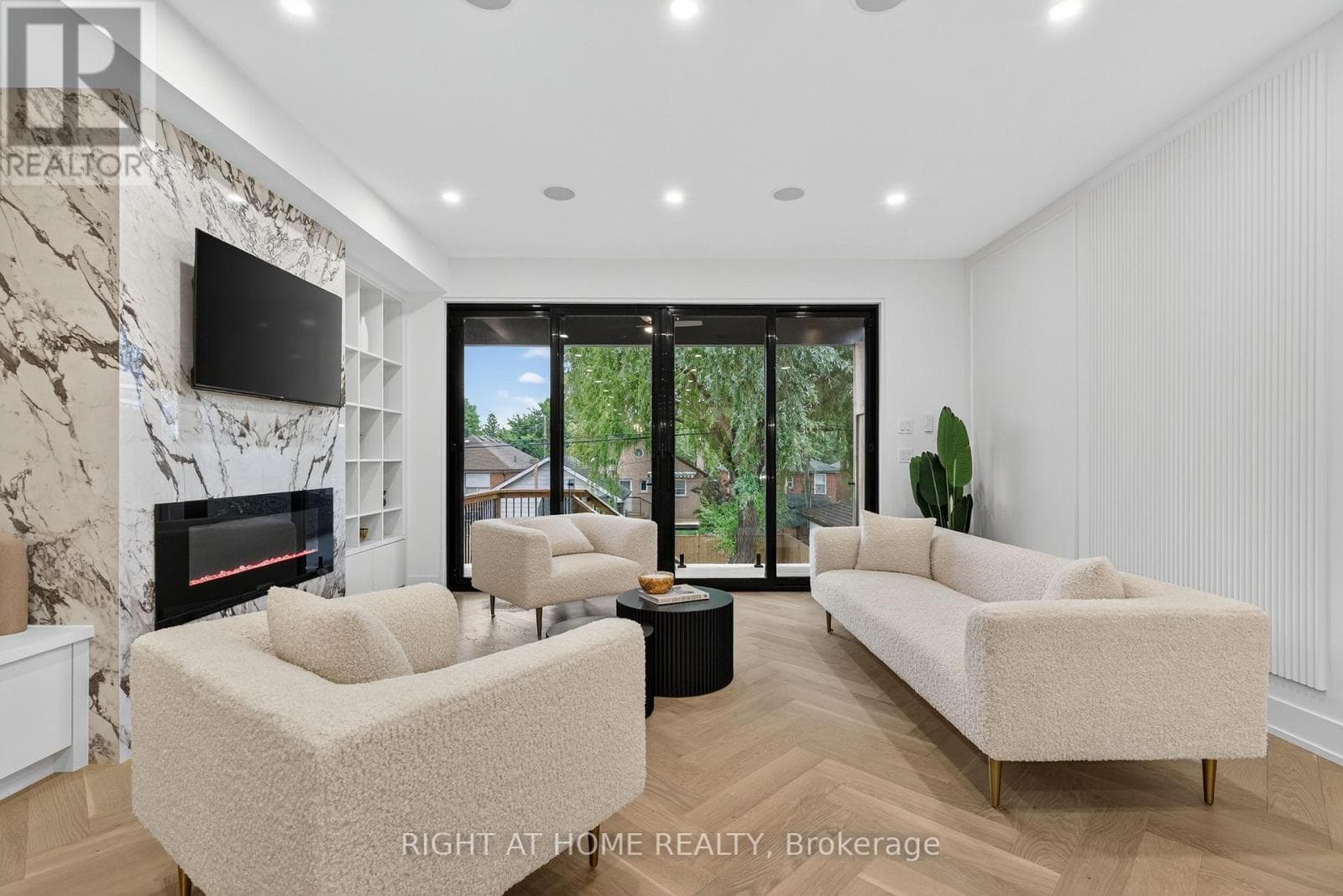 15A ROSEMEADE AVENUE, Toronto — photo 4