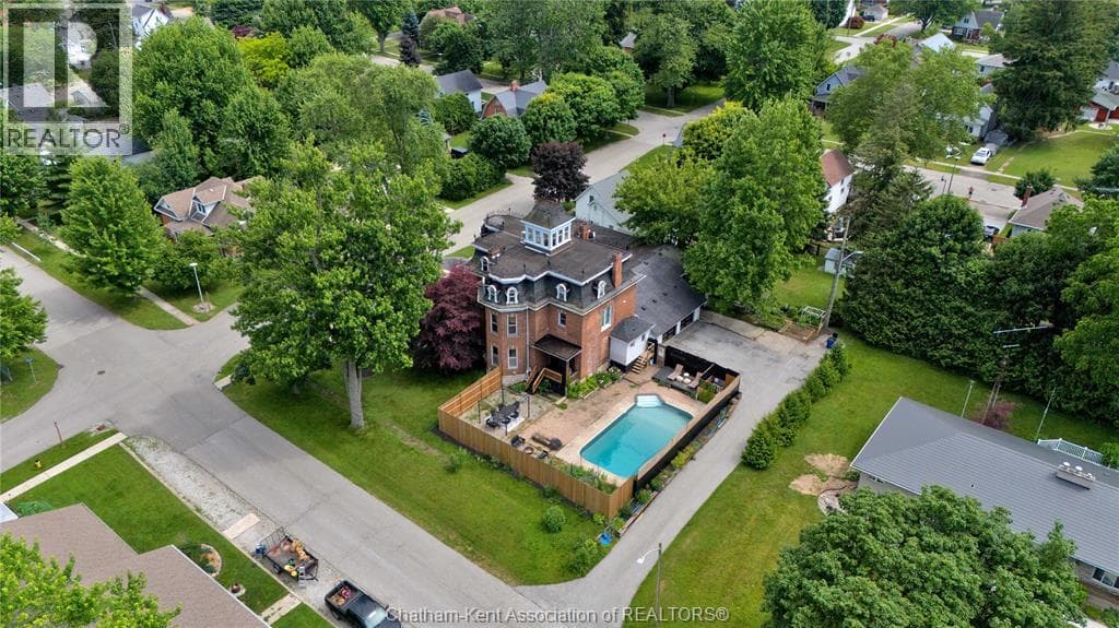 620 CROSS STREET, Chatham Kent — photo 2