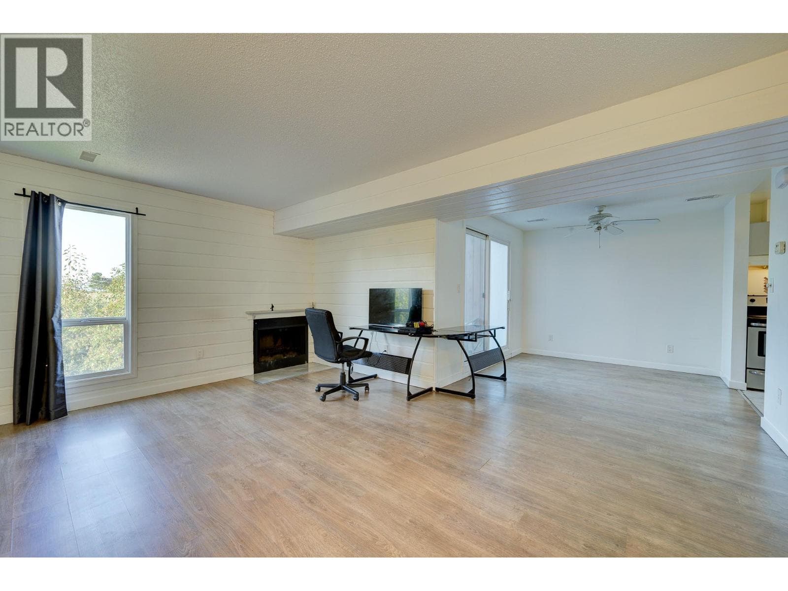 1435 Summit Drive Unit# 53, Interior REALTORS® — photo 2