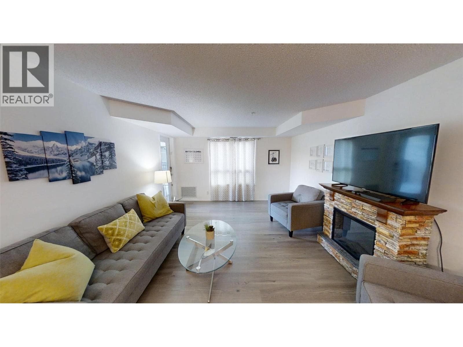 205 THIRD Avenue Unit# 3117, Interior REALTORS® — photo 5