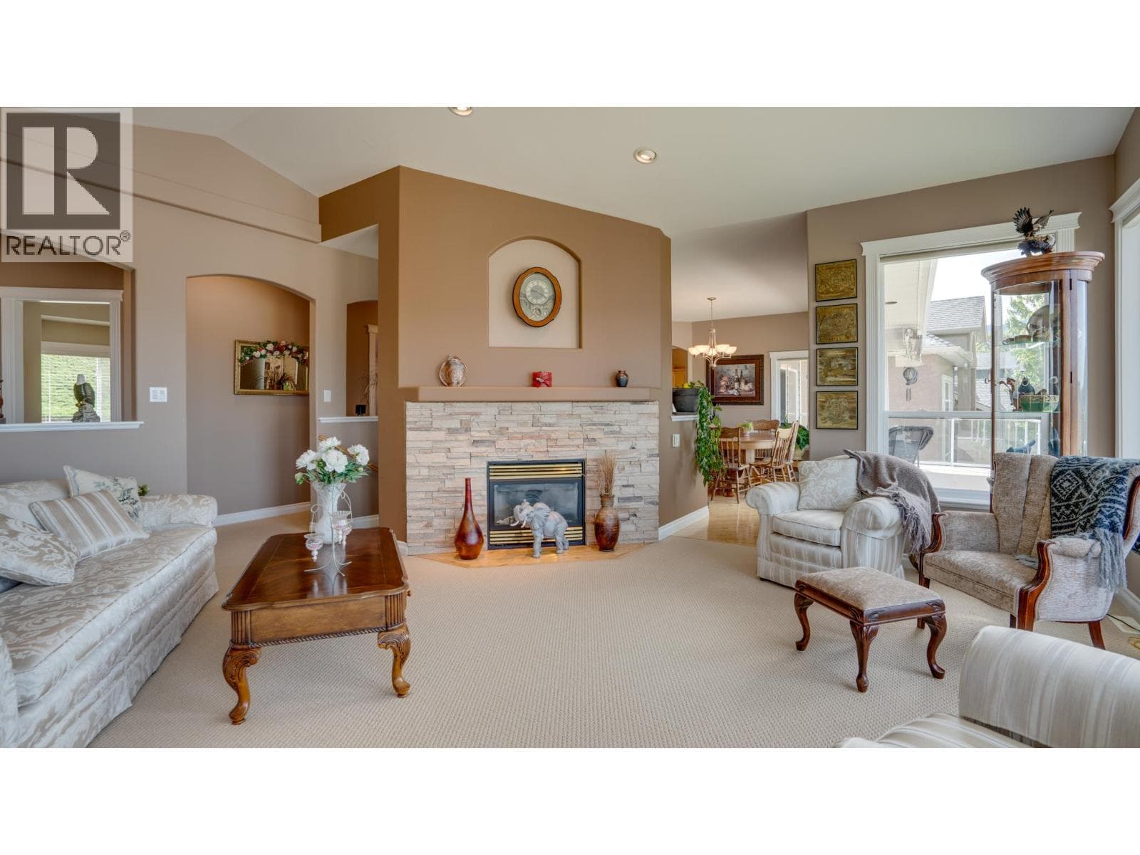 667 MOUNT YORK DRIVE, Interior REALTORS® — photo 5