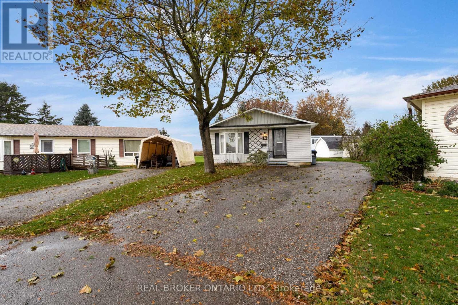 8 MAPLE LEAF TERRACE in 