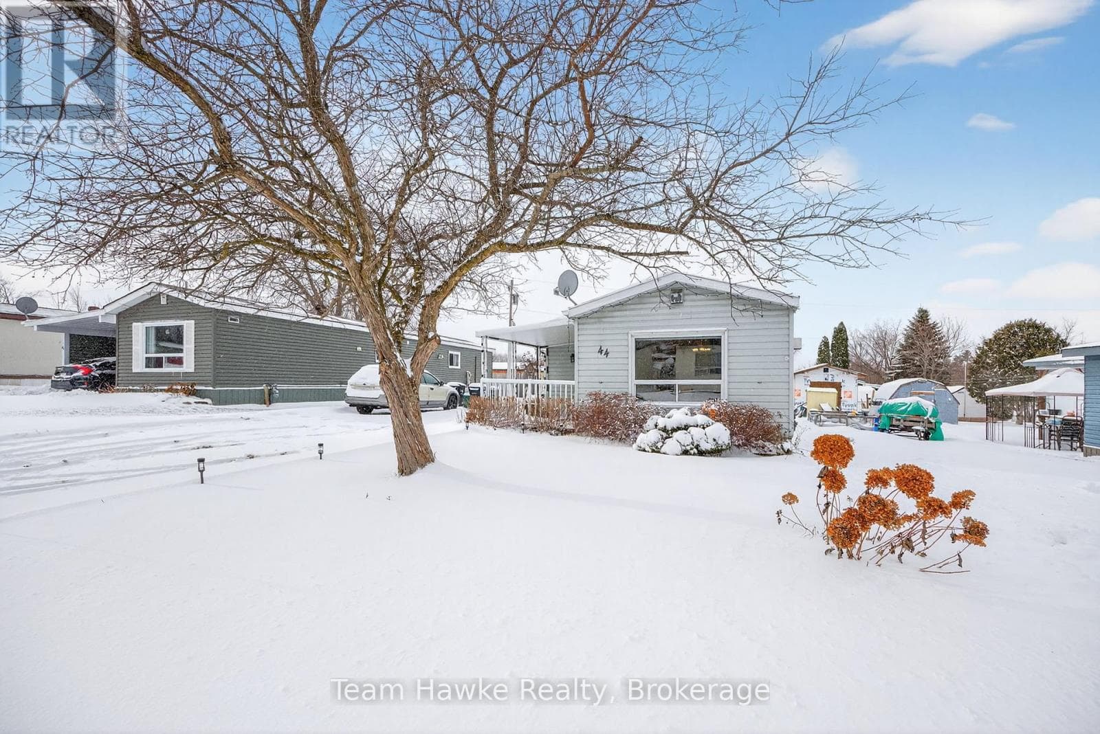 44 NORTHLAND ROAD, OnePoint — photo 4