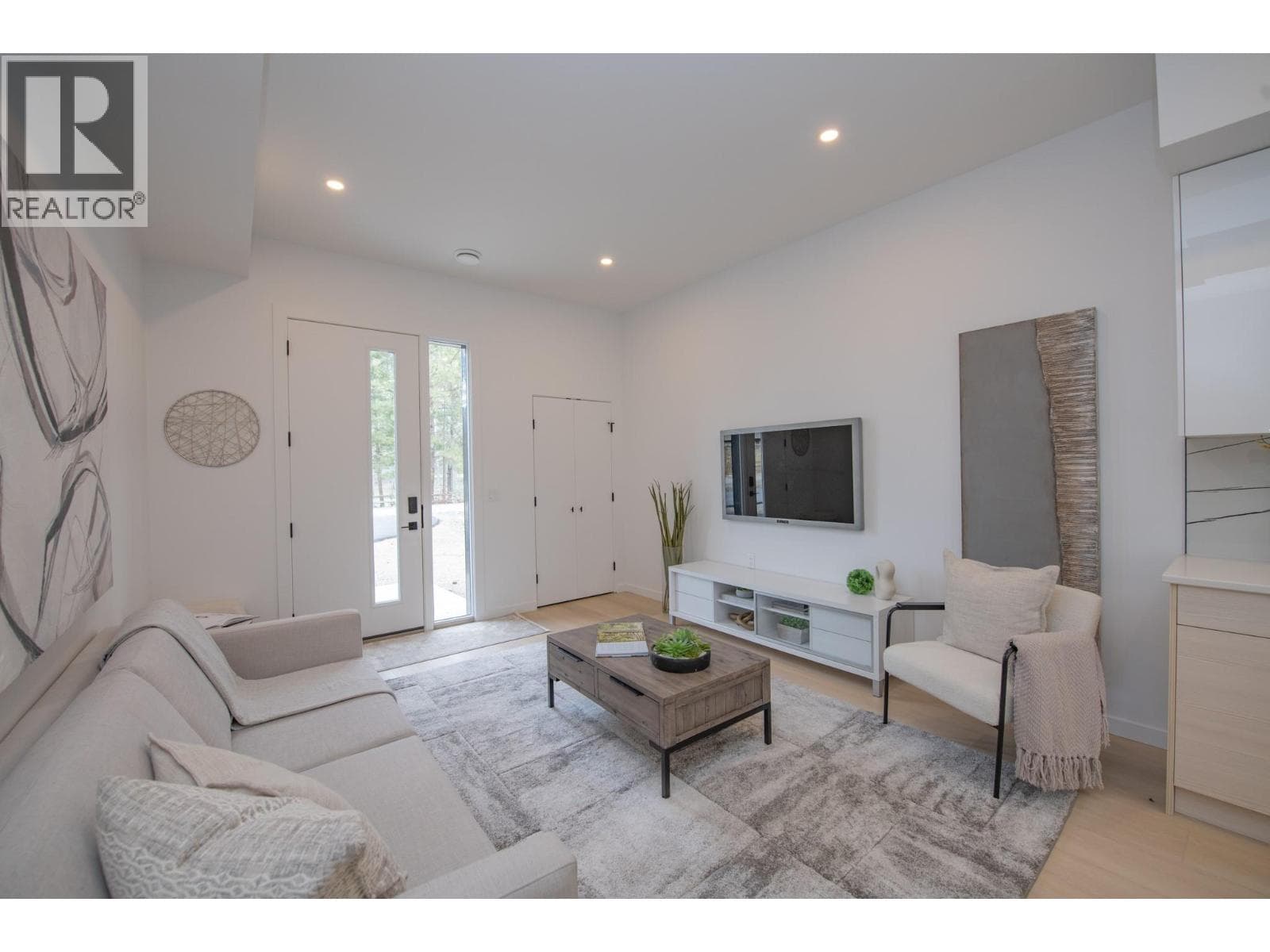 9188 TRONSON ROAD UNIT 1, Interior REALTORS® — photo 4