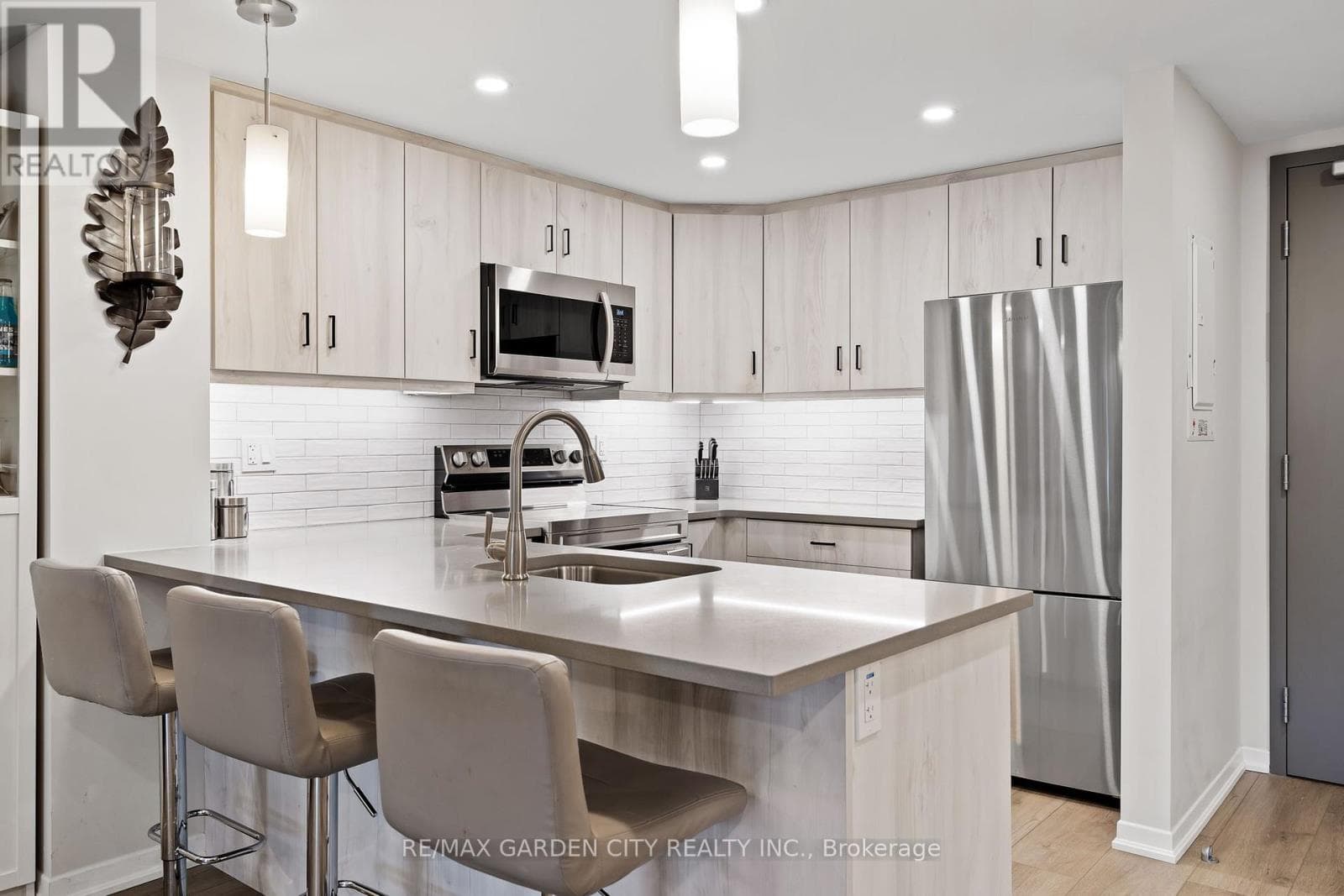 3998 VICTORIA Avenue Unit# 105 — photo 5