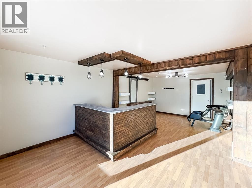 8 Railway Avenue NE, Grande Prairie — photo 3