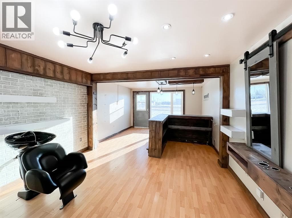 8 Railway Avenue NE, Grande Prairie — photo 5